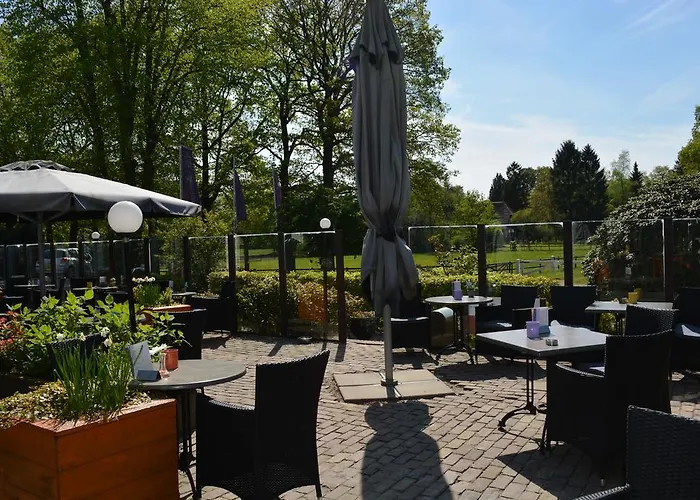 Отель Oranjeoord