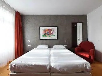 Hotel Oranjeoord 3*