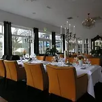 Oranjeoord Otel 3*