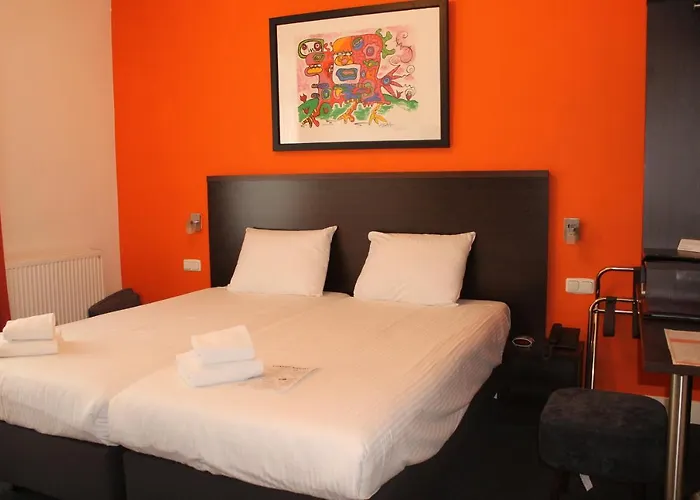 فندق Oranjeoord 3*